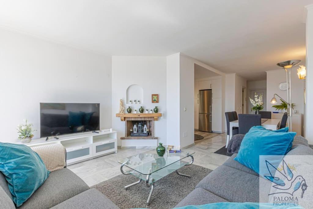 Benalgolf/penthouse With Wonderful Sea Views *